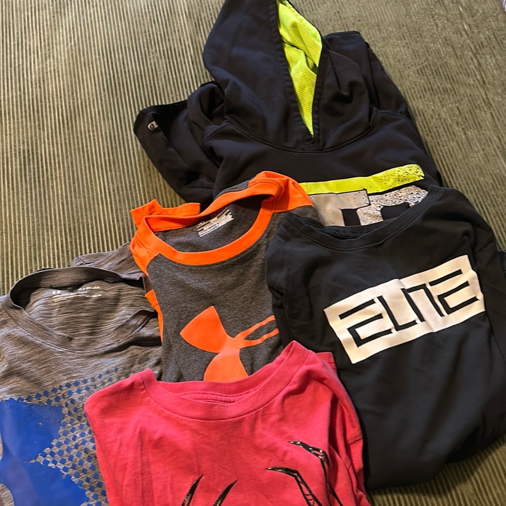 Five items!  All size XL boys.  Hoodie, long and shorty sleeve mix.